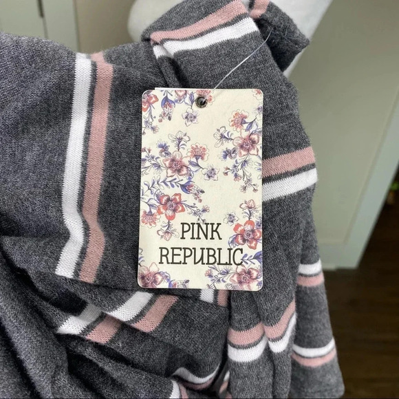 NWT Pink Republic Pink White and Gray Striped Pullover Sweater With Scoop Neck - Picture 8 of 14